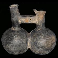 Vase à double goulot et double panse